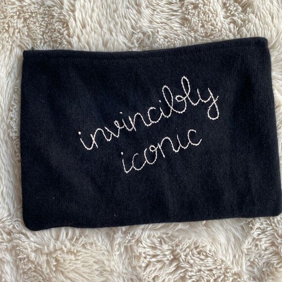 Lingua Franca Incredibly Iconic Cashmere Bag - Picture 1 of 6